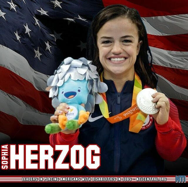 Sophia Herzog, Swimming